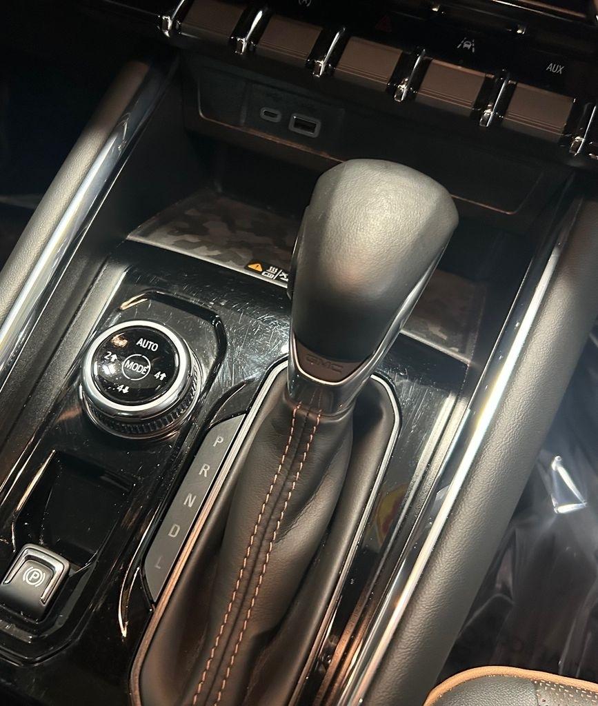 GMC Canyon 4WD Crew Cab AT4 2023