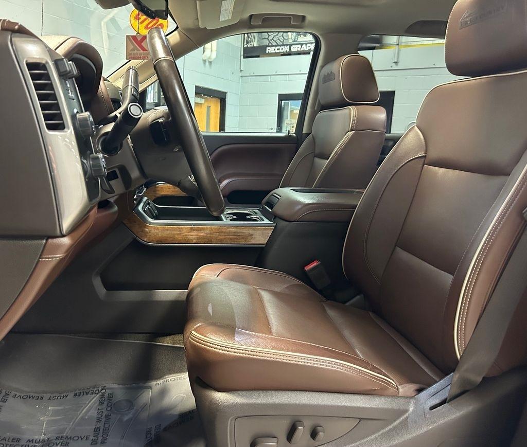 Chevrolet Silverado 3500HD 4WD Crew Cab 153.7" High Country 2019