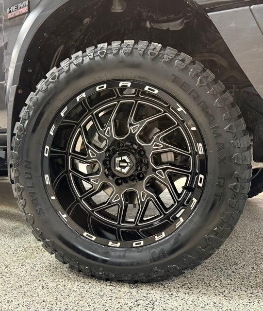 RAM 1500 Classic Warlock 4x4 Crew Cab 5'7" Box 2024