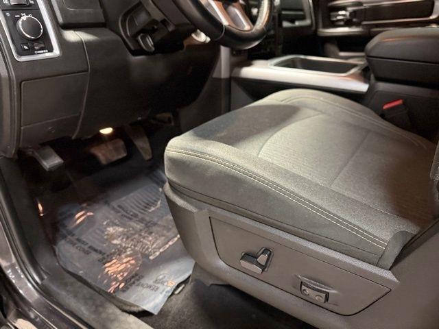 RAM 1500 Classic Warlock 4x4 Crew Cab 5'7" Box 2024