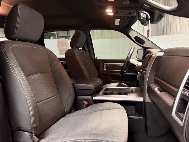 RAM 1500 Classic Warlock 4x4 Crew Cab 5'7" Box 2024