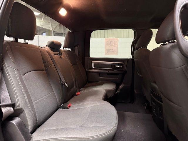 RAM 1500 Classic Warlock 4x4 Crew Cab 5'7" Box 2024