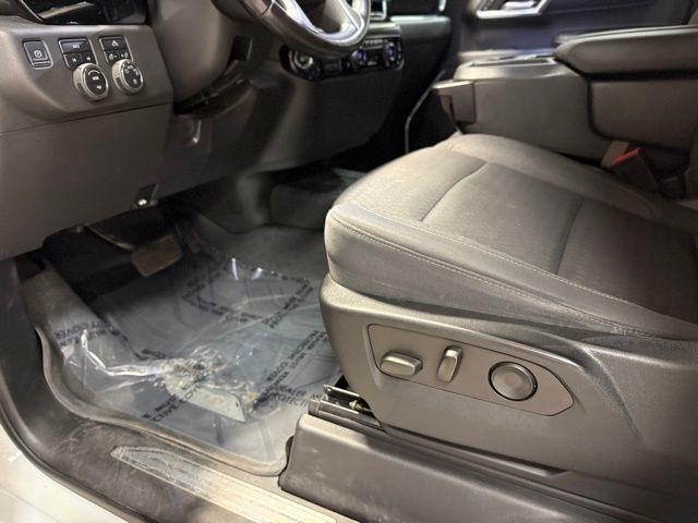 Chevrolet Silverado 1500 4WD Crew Cab 147" LT w/1LT 2022