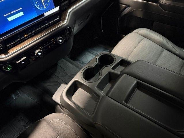 Chevrolet Silverado 1500 4WD Crew Cab 147" LT w/1LT 2022