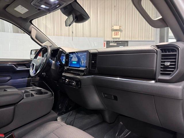 Chevrolet Silverado 1500 4WD Crew Cab 147" LT w/1LT 2022