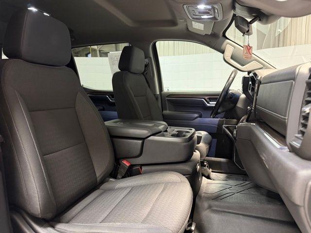 Chevrolet Silverado 1500 4WD Crew Cab 147" LT w/1LT 2022