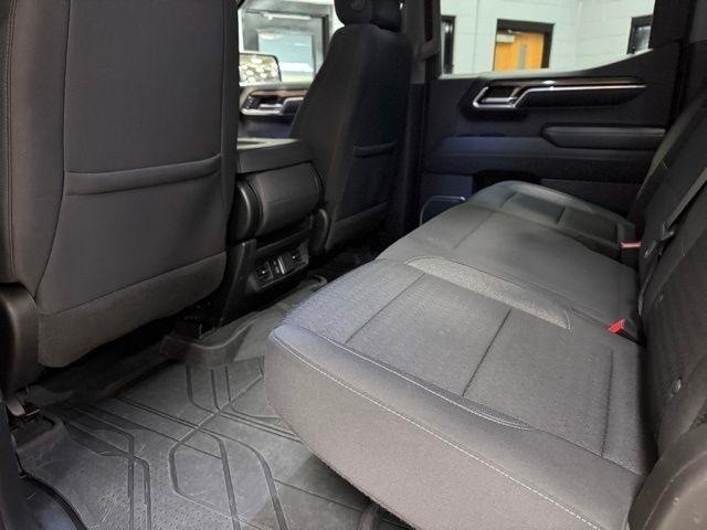 Chevrolet Silverado 1500 4WD Crew Cab 147" LT w/1LT 2022