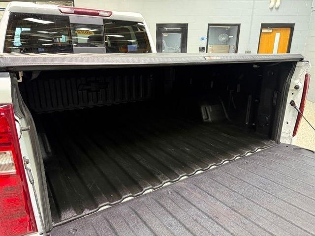 Chevrolet Silverado 1500 4WD Crew Cab 147" LT w/1LT 2022