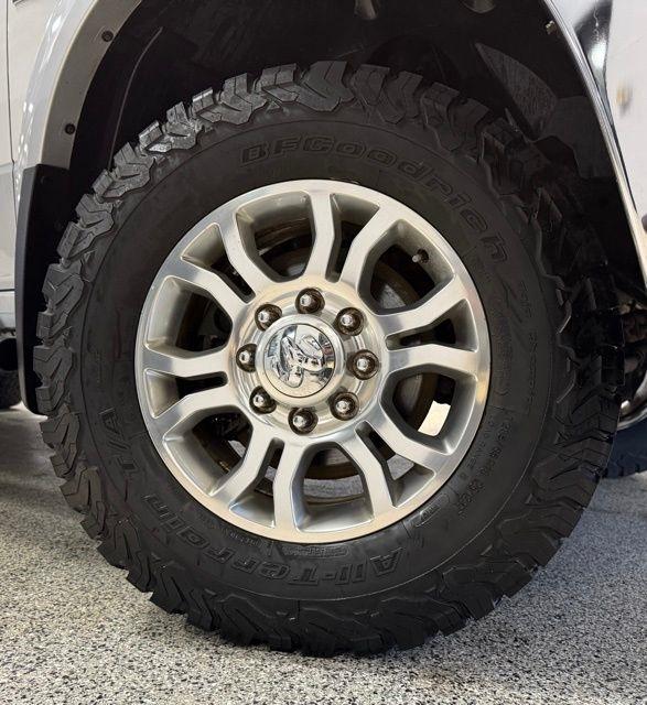 RAM 2500 4WD Mega Cab 160.5" Laramie 2012