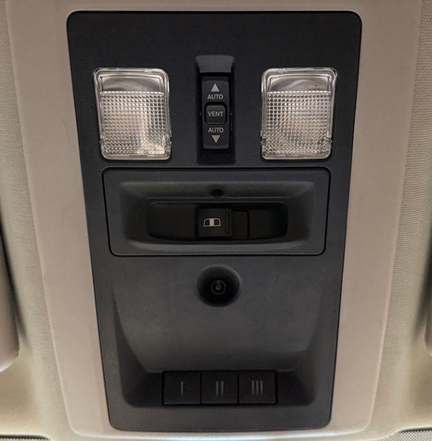 RAM 2500 4WD Mega Cab 160.5" Laramie 2012