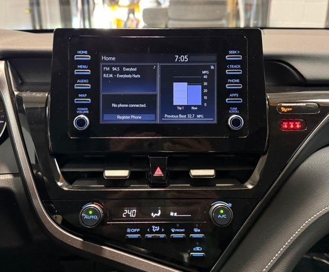 Toyota Camry SE Auto (Natl) 2024