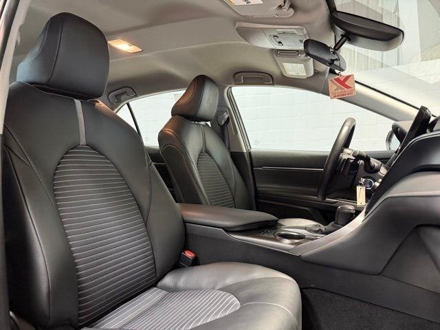 Toyota Camry SE Auto (Natl) 2024