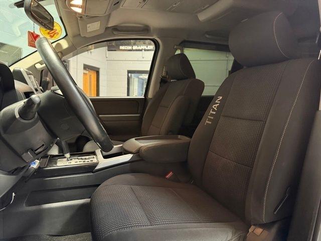 Nissan Titan 4WD Crew Cab SWB PRO-4X 2013