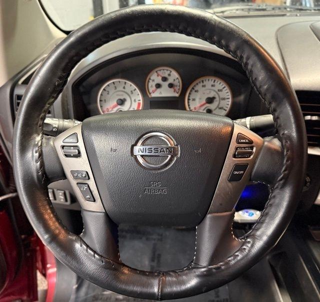 Nissan Titan 4WD Crew Cab SWB PRO-4X 2013