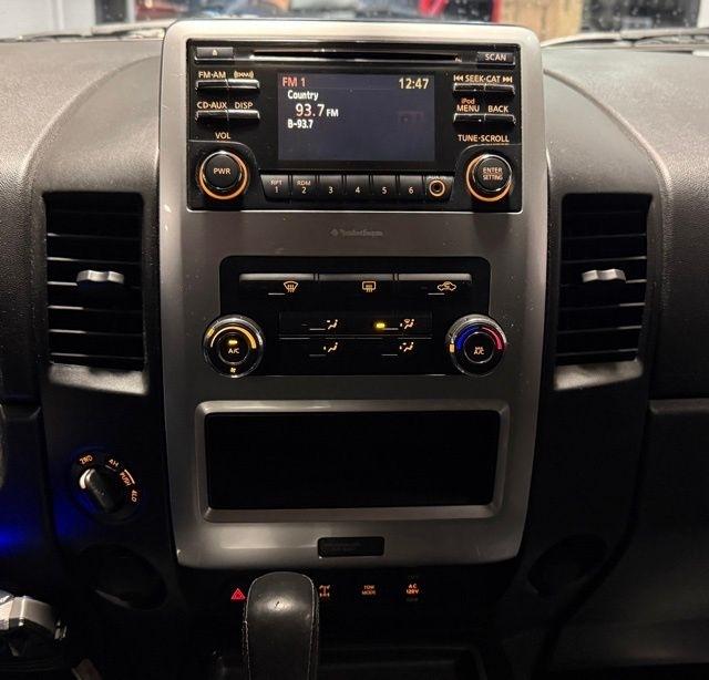 Nissan Titan 4WD Crew Cab SWB PRO-4X 2013