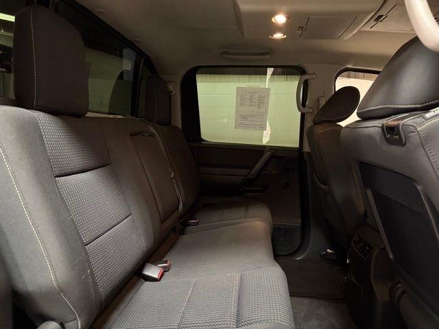 Nissan Titan 4WD Crew Cab SWB PRO-4X 2013