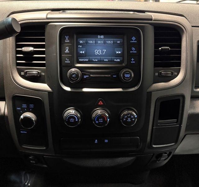 RAM 1500 Express 4x4 Crew Cab 5'7" Box 2018