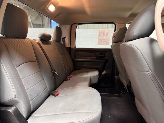 RAM 1500 Express 4x4 Crew Cab 5'7" Box 2018