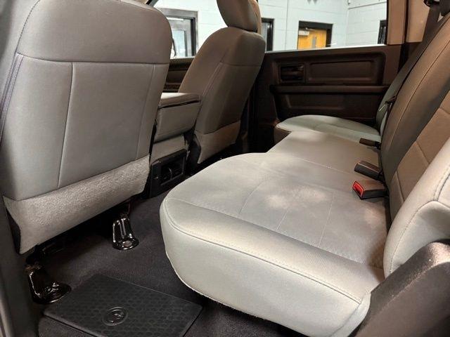RAM 1500 Express 4x4 Crew Cab 5'7" Box 2018