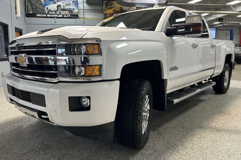 Chevrolet Silverado 3500HD 4WD Crew Cab 153.7" High Country 2019