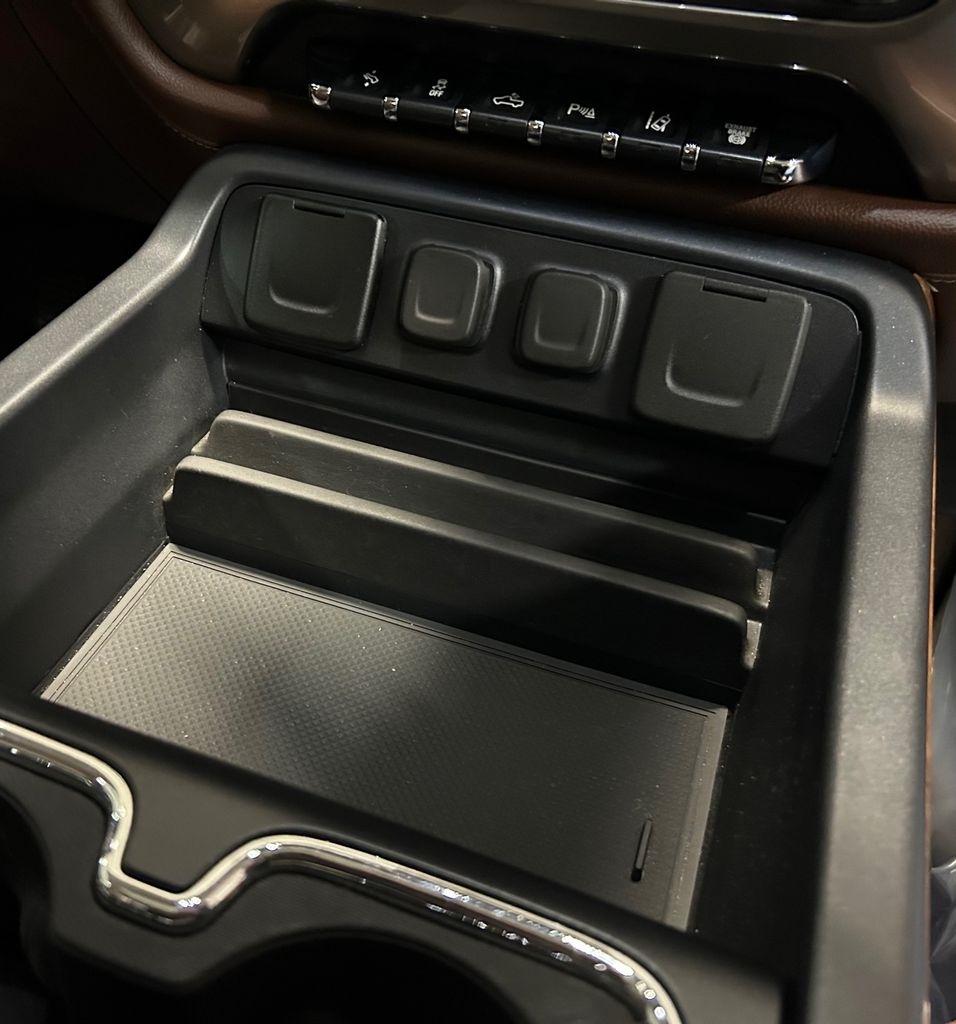 Chevrolet Silverado 3500HD 4WD Crew Cab 153.7" High Country 2019