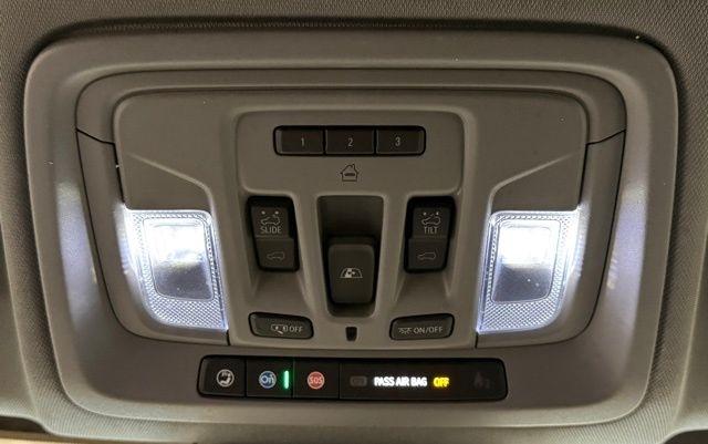 Chevrolet Silverado 1500 4WD Crew Cab 147" LTZ 2023