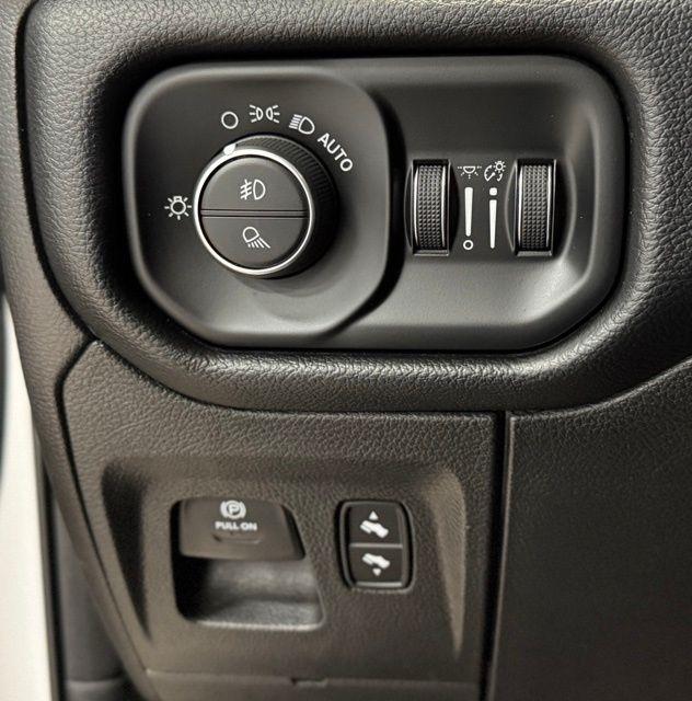 RAM 1500 Sport Quad Cab 4WD 2021