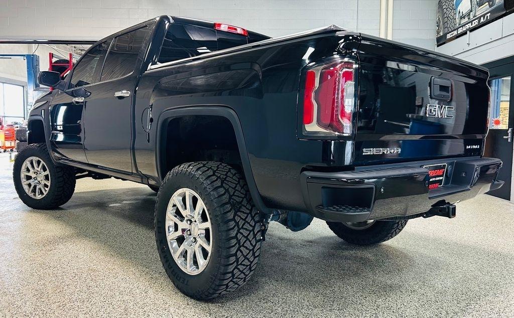 GMC Sierra 1500 4WD Crew Cab 143.5" Denali 2018