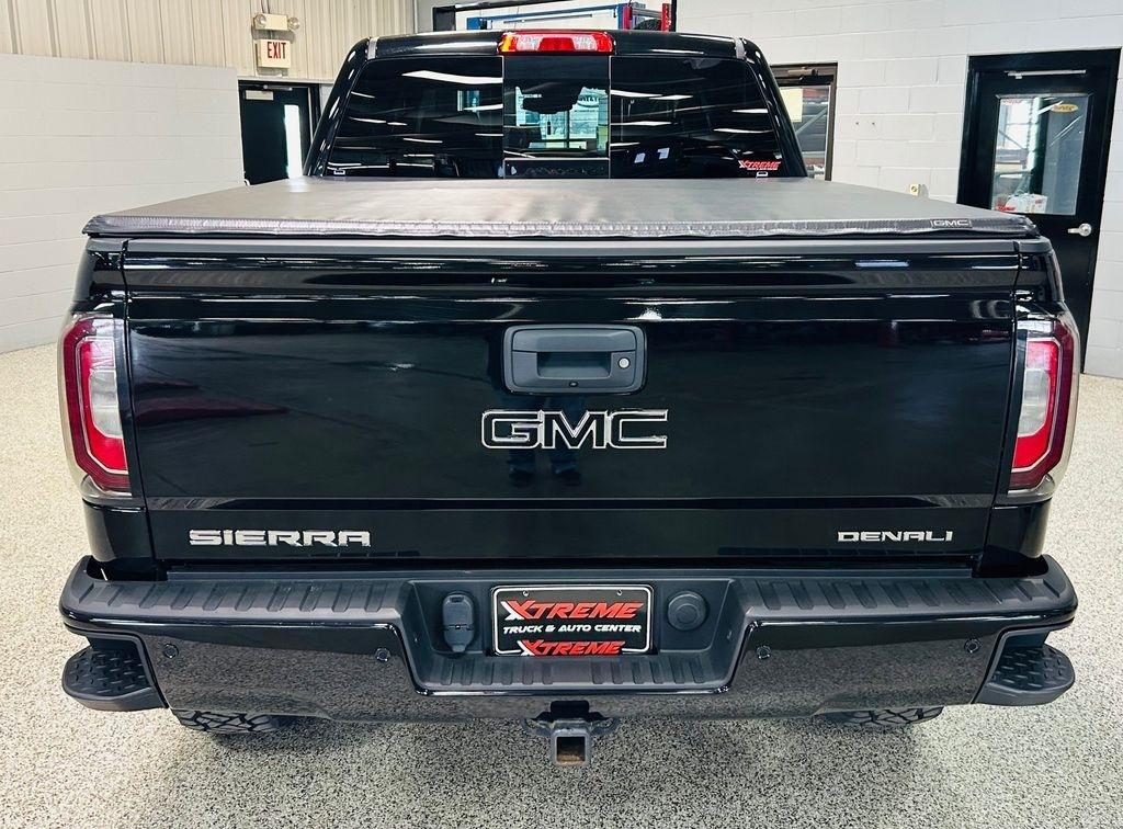GMC Sierra 1500 4WD Crew Cab 143.5" Denali 2018