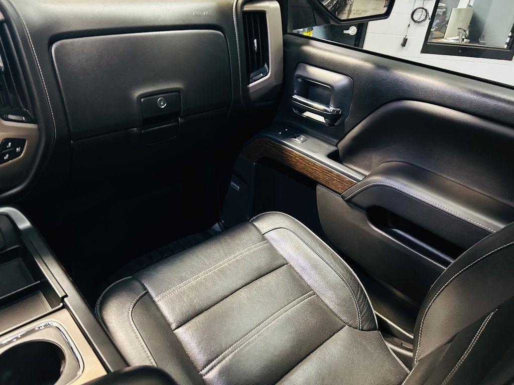 GMC Sierra 1500 4WD Crew Cab 143.5" Denali 2018