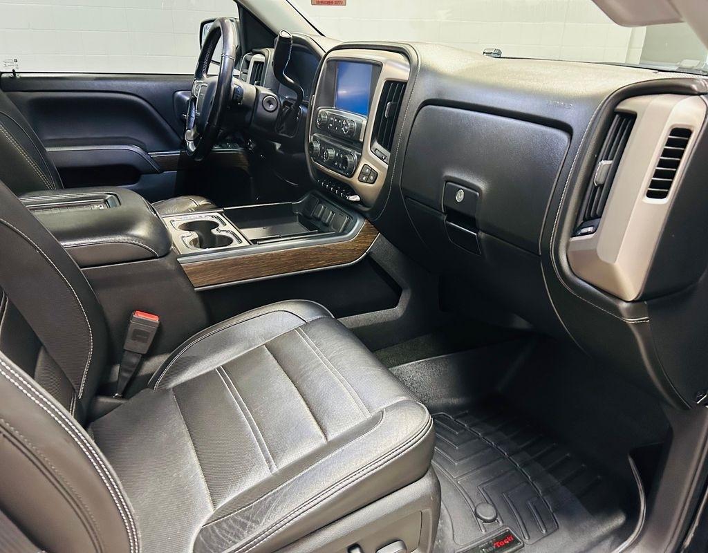 GMC Sierra 1500 4WD Crew Cab 143.5" Denali 2018