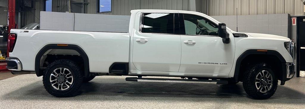GMC Sierra 3500HD 4WD Crew Cab 172" SLE 2024