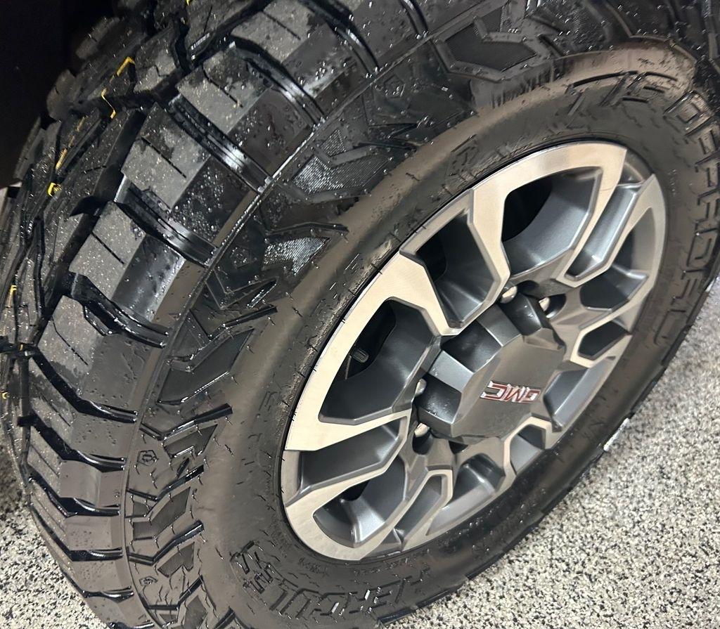 GMC Sierra 3500HD 4WD Crew Cab 172" SLE 2024