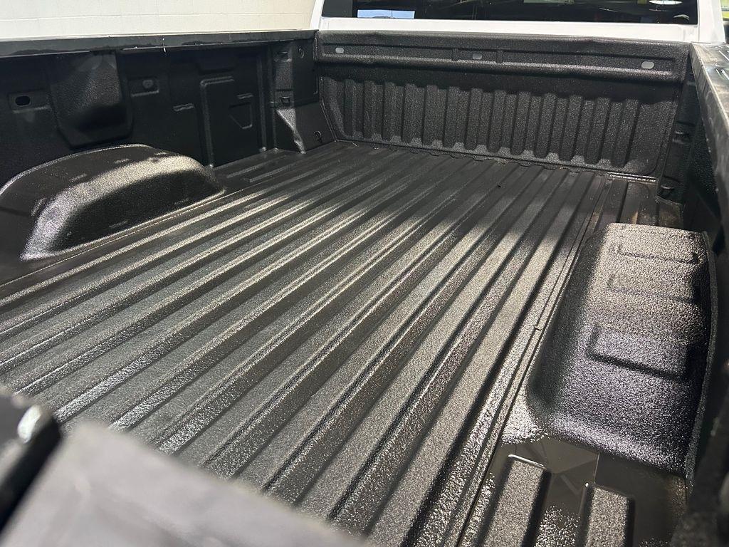 GMC Sierra 3500HD 4WD Crew Cab 172" SLE 2024