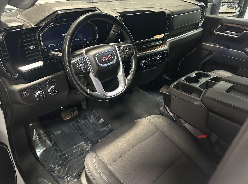 GMC Sierra 3500HD 4WD Crew Cab 172" SLE 2024