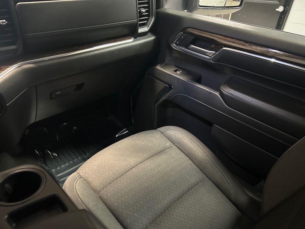 GMC Sierra 3500HD 4WD Crew Cab 172" SLE 2024