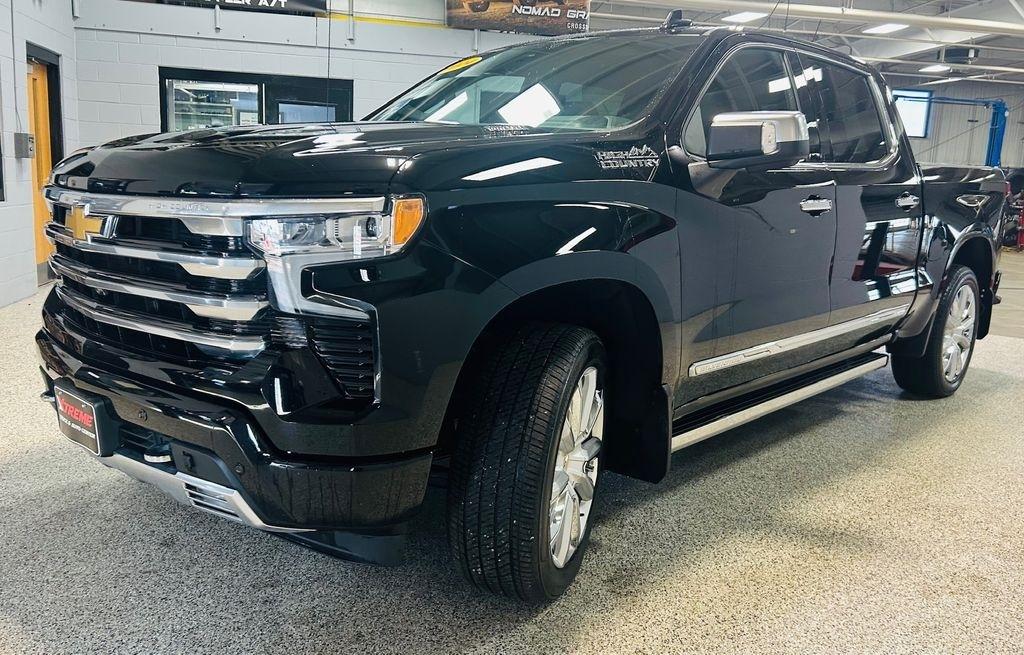 Chevrolet Silverado 1500 4WD Crew Cab 147" High Country 2024