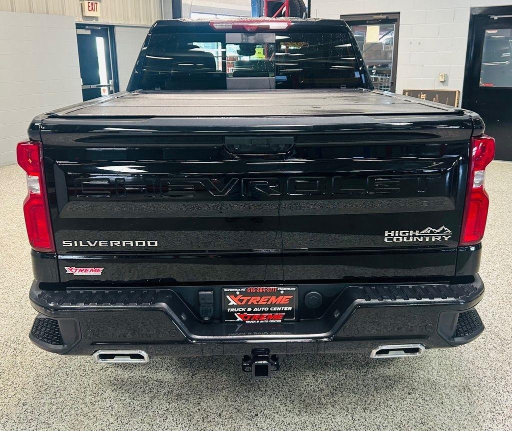 Chevrolet Silverado 1500 4WD Crew Cab 147" High Country 2024