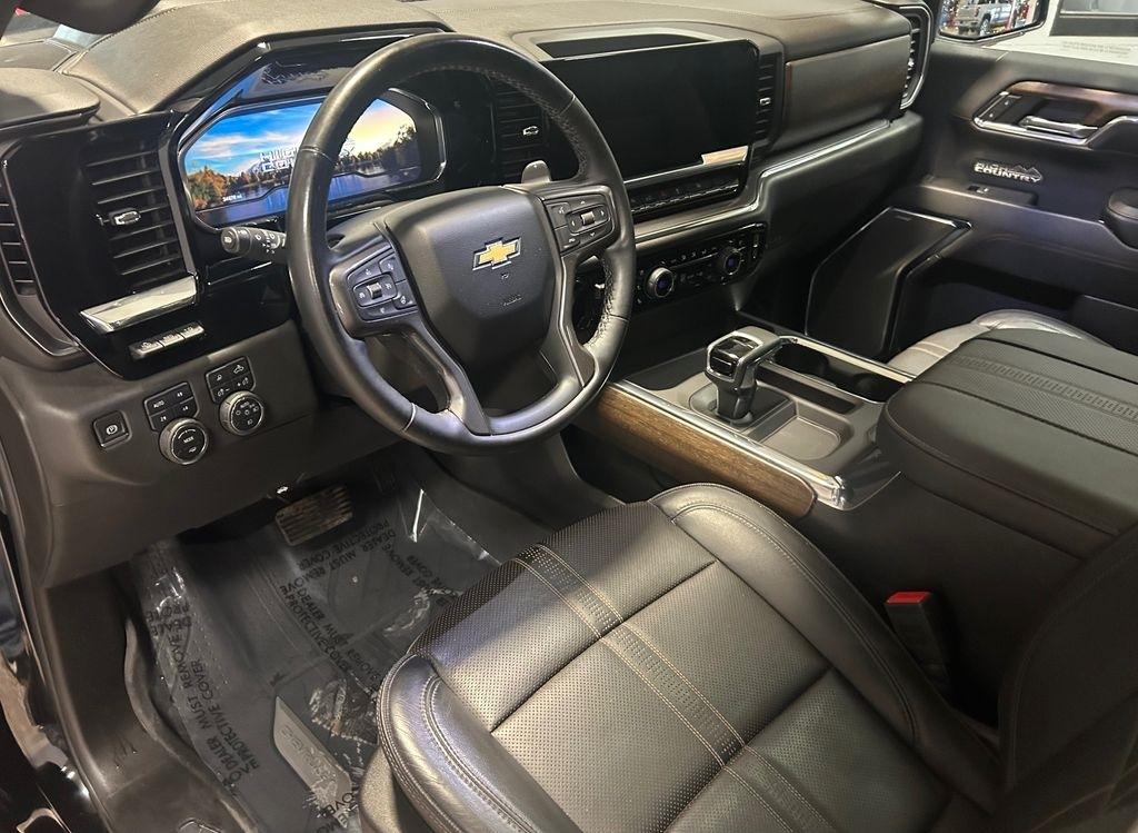 Chevrolet Silverado 1500 4WD Crew Cab 147" High Country 2024