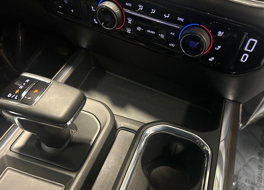 Chevrolet Silverado 1500 4WD Crew Cab 147" High Country 2024