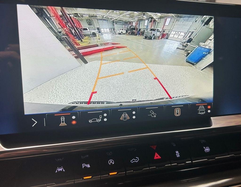 Chevrolet Silverado 1500 4WD Crew Cab 147" High Country 2024