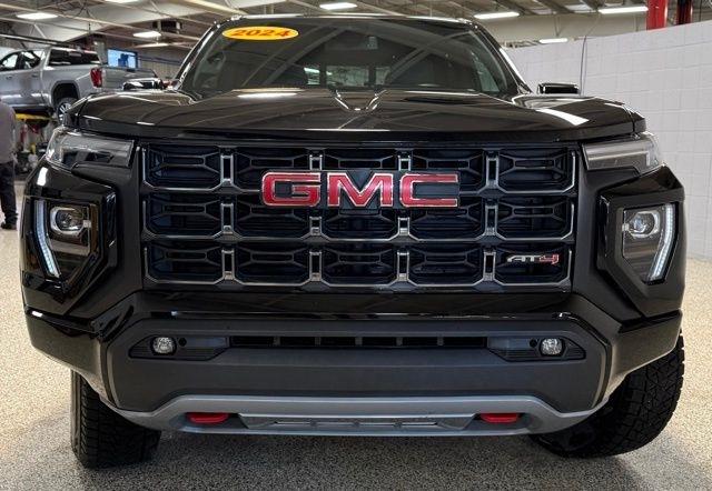 GMC Canyon 4WD Crew Cab AT4 2024