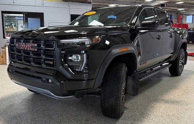 GMC Canyon 4WD Crew Cab AT4 2024