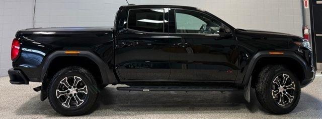 GMC Canyon 4WD Crew Cab AT4 2024