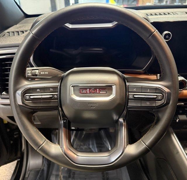 GMC Canyon 4WD Crew Cab AT4 2024