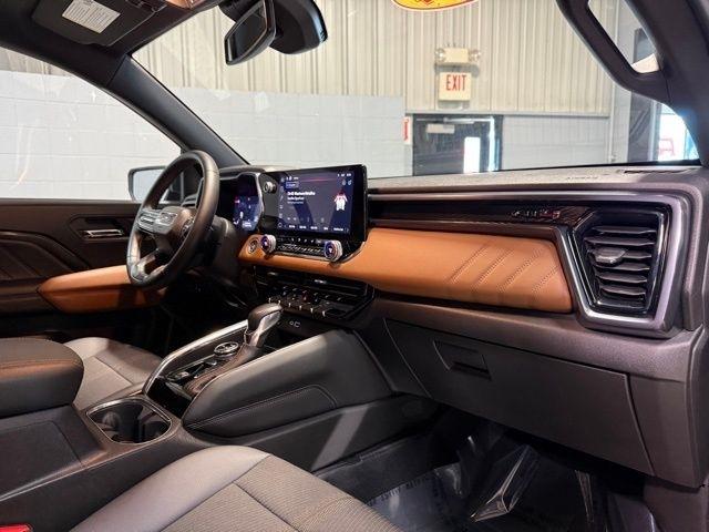 GMC Canyon 4WD Crew Cab AT4 2024