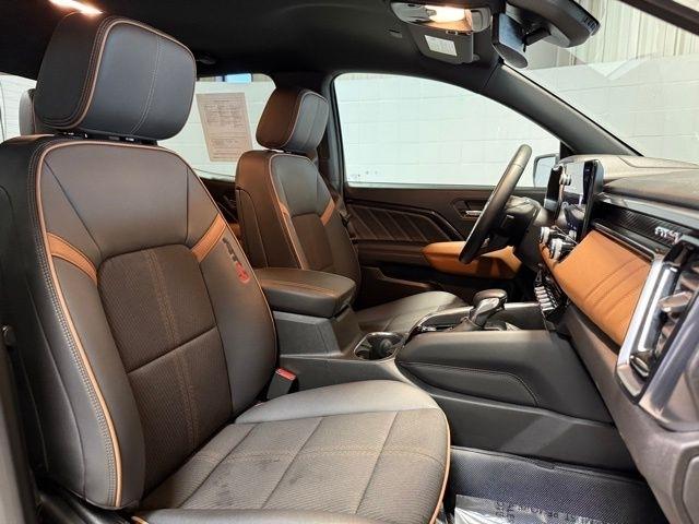 GMC Canyon 4WD Crew Cab AT4 2024