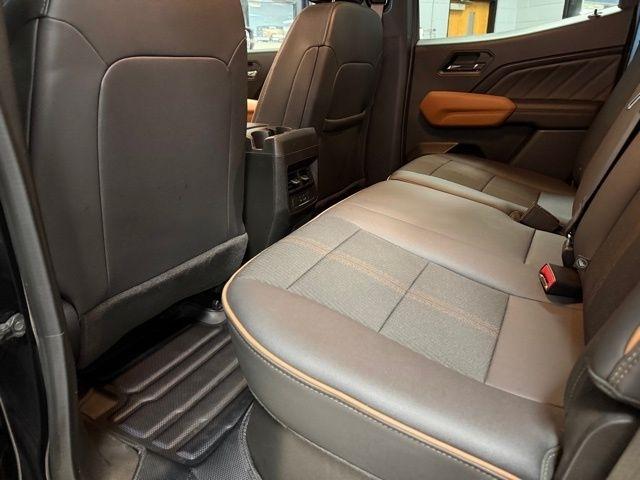 GMC Canyon 4WD Crew Cab AT4 2024