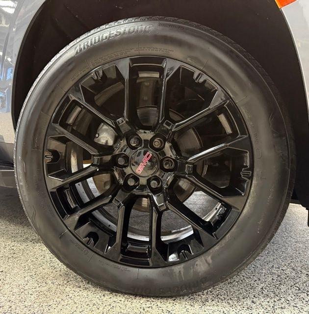 GMC Yukon 4WD 4dr Denali 2022