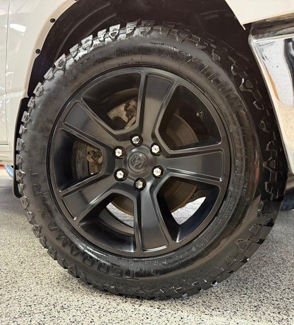 RAM 1500 Big Horn 4x4 Crew Cab 5'7" Box 2021